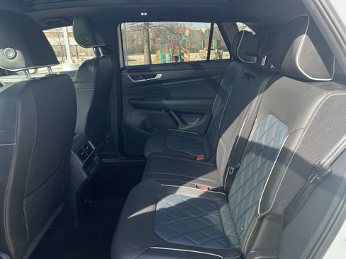 Certified 2025 Volkswagen Atlas Cross Sport SEL Premium R-Line image 30