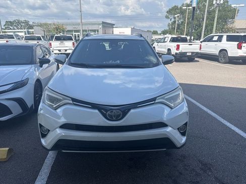 Used 2018 Toyota RAV4 Limited FWD image 16