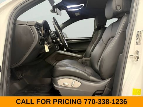 Used 2020 Porsche Macan AWD/4WD image 12