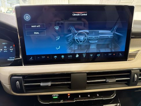 New 2026 Lincoln Corsair Premiere image 20