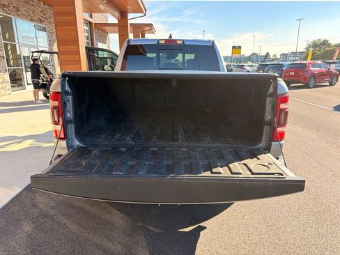 Used 2022 RAM 1500 Laramie AWD/4WD image 18
