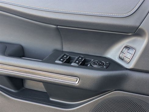 Used 2023 Ford Expedition Max XLT image 14