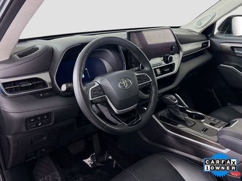 Used 2023 Toyota Highlander Platinum image 9