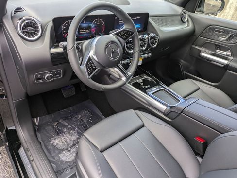 New 2025 Mercedes-Benz GLA 250 4MATIC image 12