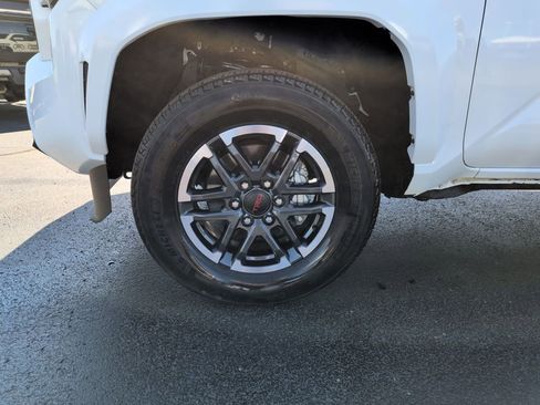 Used 2025 Toyota Tacoma TRD Sport image 27
