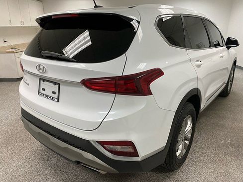 Used 2020 Hyundai Santa Fe SE image 5