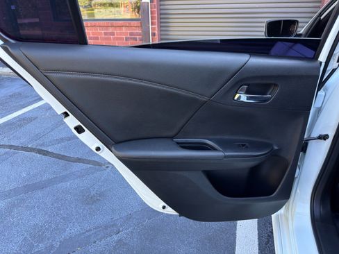 Used 2017 Honda Accord Sport image 35