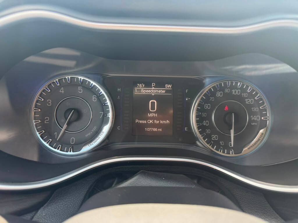 Used 2015 Chrysler 200 Limited w/ Convenience Group FWD image 16