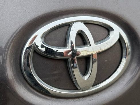 Certified 2019 Toyota Sienna XLE w/ XLE Navigation Package AWD/4WD image 10