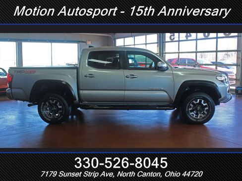 Used 2019 Toyota Tacoma TRD Off-Road image 13