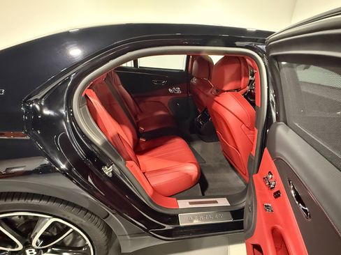 Used 2024 Bentley Flying Spur V8 AWD/4WD image 69