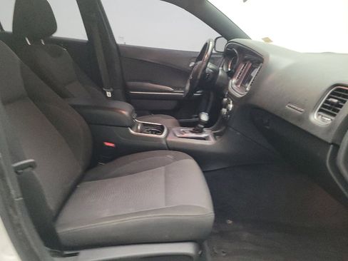 Used 2018 Dodge Charger SXT RWD image 21