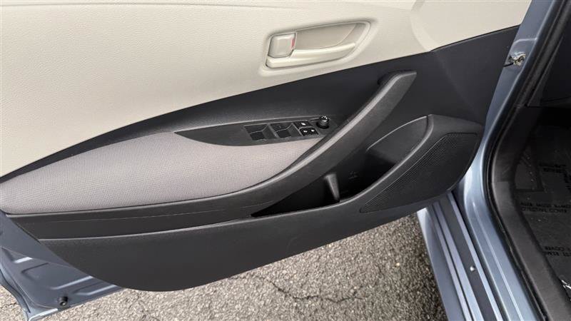 Used 2022 Toyota Corolla LE FWD image 27