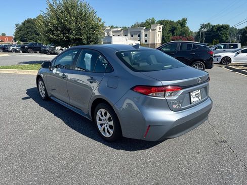 Used 2024 Toyota Corolla LE FWD image 5