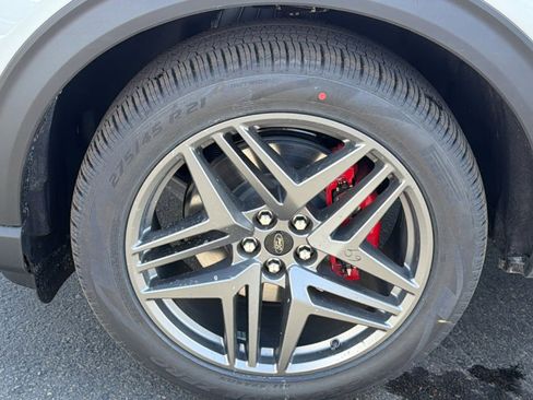 New 2026 Ford Explorer ST-Line w/ ST-Line Street Pack image 9