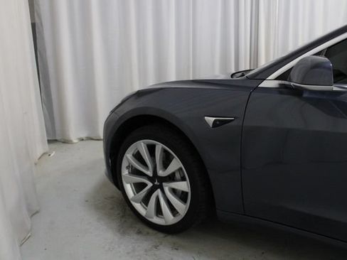 Used 2018 Tesla Model 3 Long Range RWD image 28