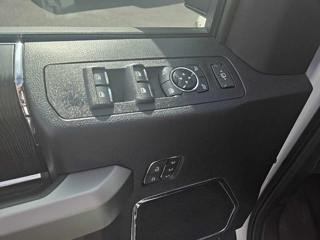 Used 2021 Ford F350 Lariat w/ Chrome Package AWD/4WD image 10