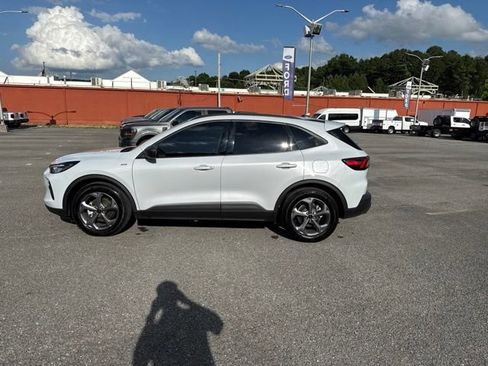 Used 2025 Ford Escape ST-Line w/ Tech Pack #1 FWD image 6