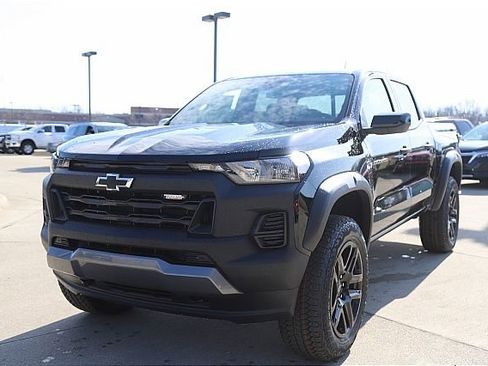 New 2025 Chevrolet Colorado Trail Boss w/ Midnight Edition image 9