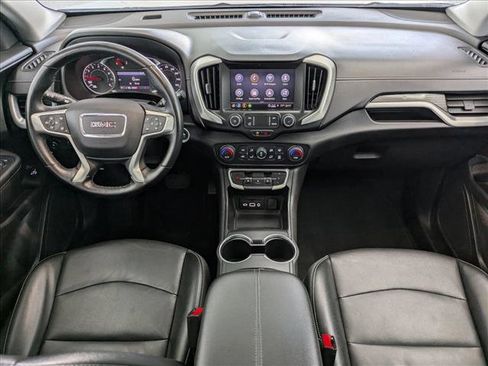Used 2024 GMC Terrain SLT image 12