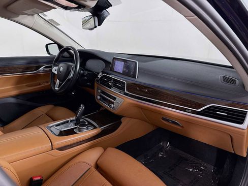 Used 2020 BMW 740i xDrive xDrive w/ Premium Package image 31
