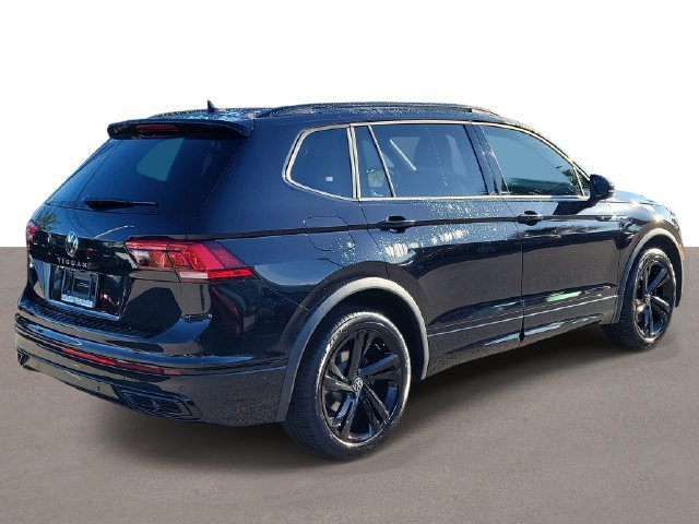 Certified 2023 Volkswagen Tiguan SE R-Line FWD image 4
