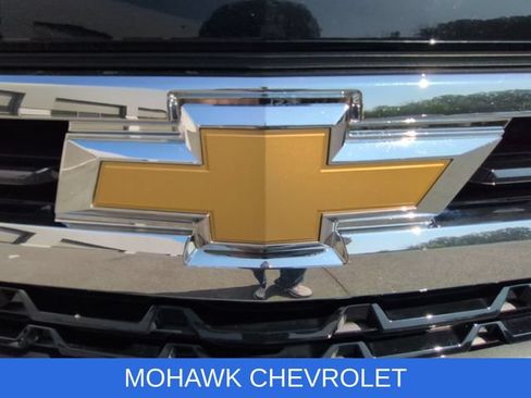 Used 2022 Chevrolet Silverado 1500 LT AWD/4WD image 31