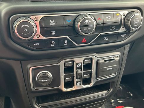 Used 2022 Jeep Wrangler Unlimited Sport AWD/4WD image 20