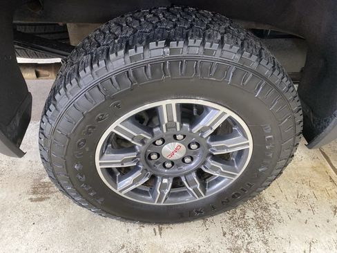 Certified 2024 GMC Sierra 1500 AT4 w/ AT4 Premium Package AWD/4WD image 18