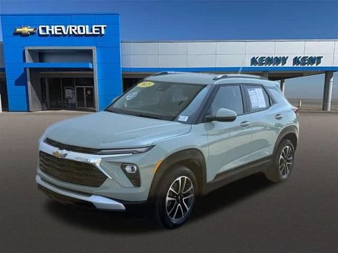 Certified 2025 Chevrolet TrailBlazer LT w/ Convenience Package FWD image 28