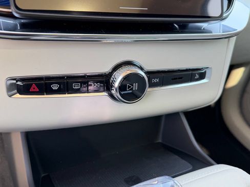 New 2027 Volvo XC90 B6 Ultra AWD/4WD image 13