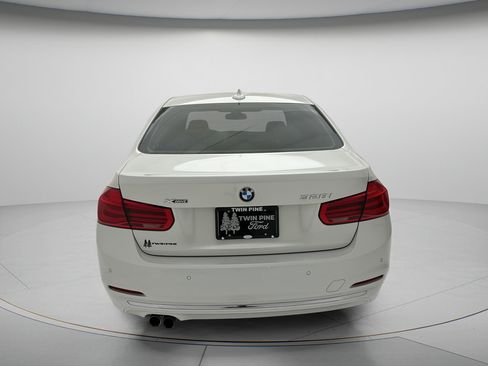 Used 2016 BMW 328i xDrive Sedan AWD/4WD image 7