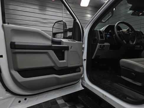 Used 2021 Ford F550 2WD Regular Cab Super Duty image 27