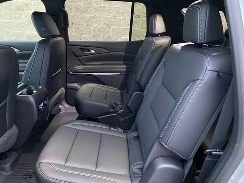 New 2026 Chevrolet Traverse LT image 13