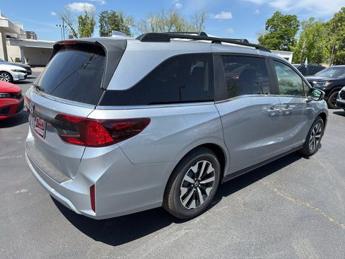 New 2026 Honda Odyssey EX-L image 7
