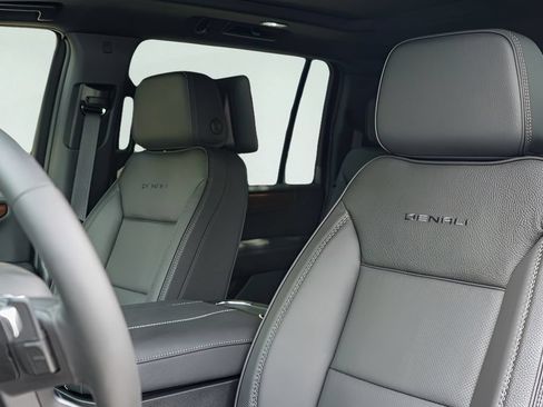 New 2026 GMC Yukon XL Denali w/ Denali Reserve Package AWD/4WD image 11