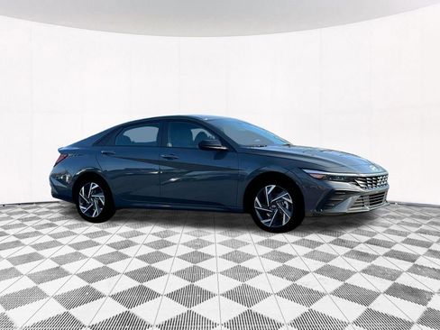 New 2025 Hyundai Elantra SEL image 16