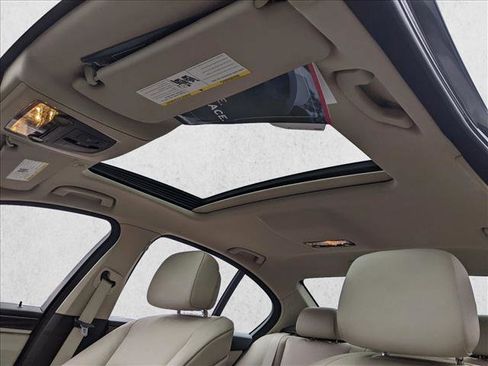 Used 2012 BMW 528i Sedan image 15