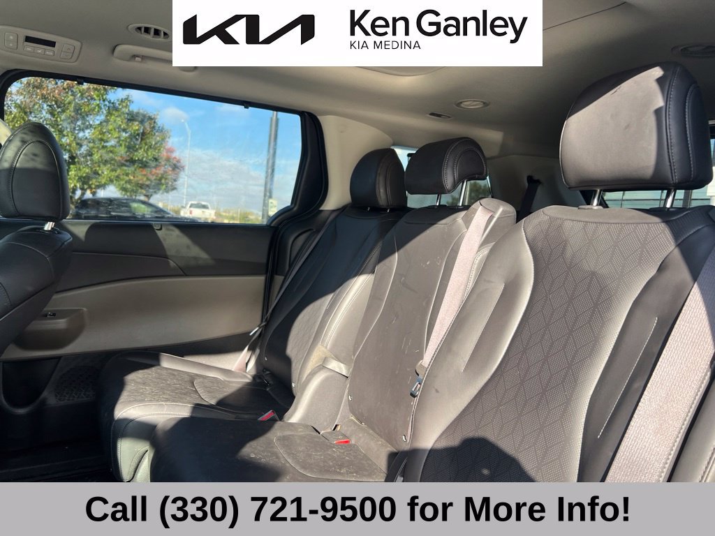 Used 2025 Kia Carnival SX FWD image 11