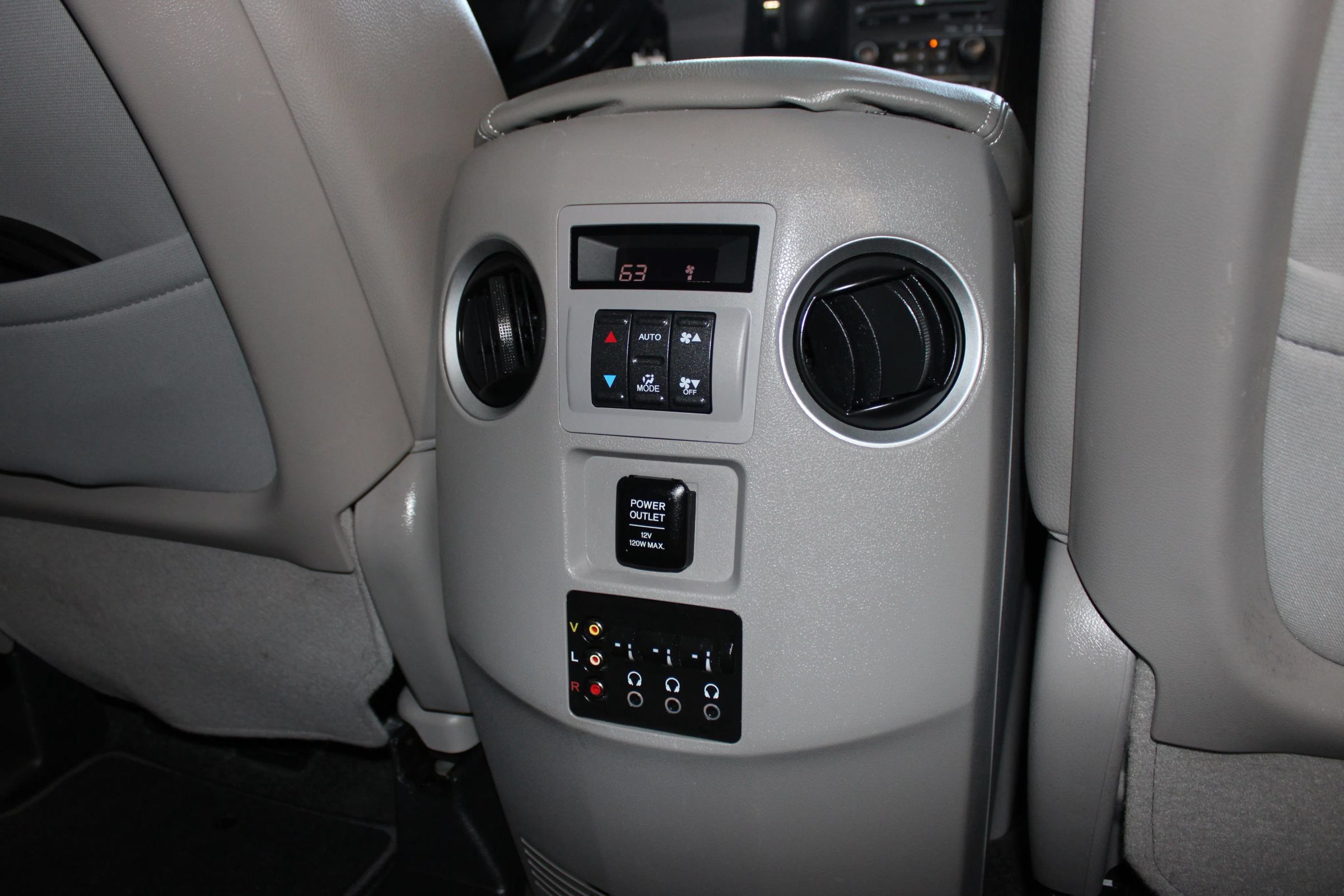 Used 2014 Honda Pilot Touring image 35