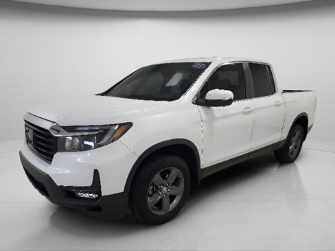 Certified 2023 Honda Ridgeline RTL image 3