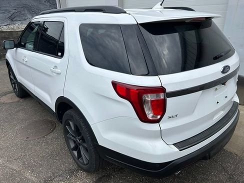 Certified 2019 Ford Explorer XLT w/ Equipment Group 202A AWD/4WD image 4