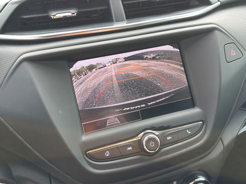 Used 2023 Chevrolet TrailBlazer LT FWD image 24