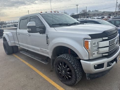 Used 2017 Ford F350 Platinum w/ Platinum Ultimate Package image 4
