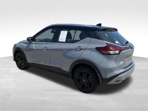 Used 2023 Nissan Kicks SV FWD image 3