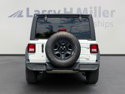 Used 2020 Jeep Wrangler Unlimited Sport AWD/4WD image 5