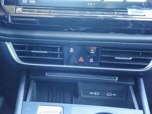 New 2026 Volkswagen Atlas Cross Sport SE image 23