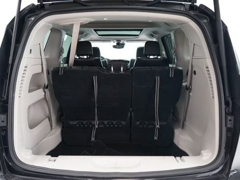 Used 2024 Chrysler Pacifica Limited image 33