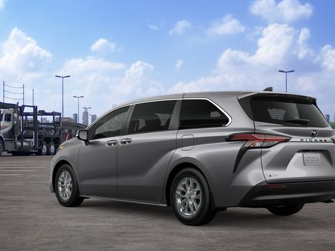 New 2026 Toyota Sienna LE FWD image 6