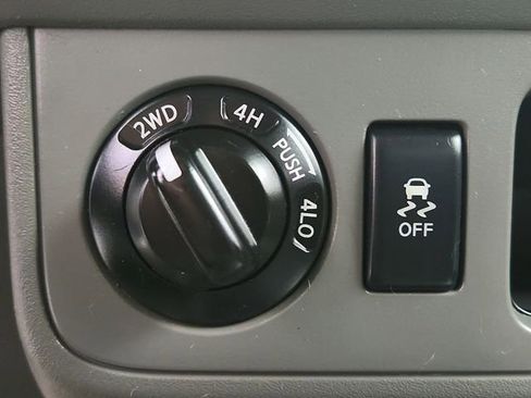Used 2018 Nissan Frontier SV AWD/4WD image 18